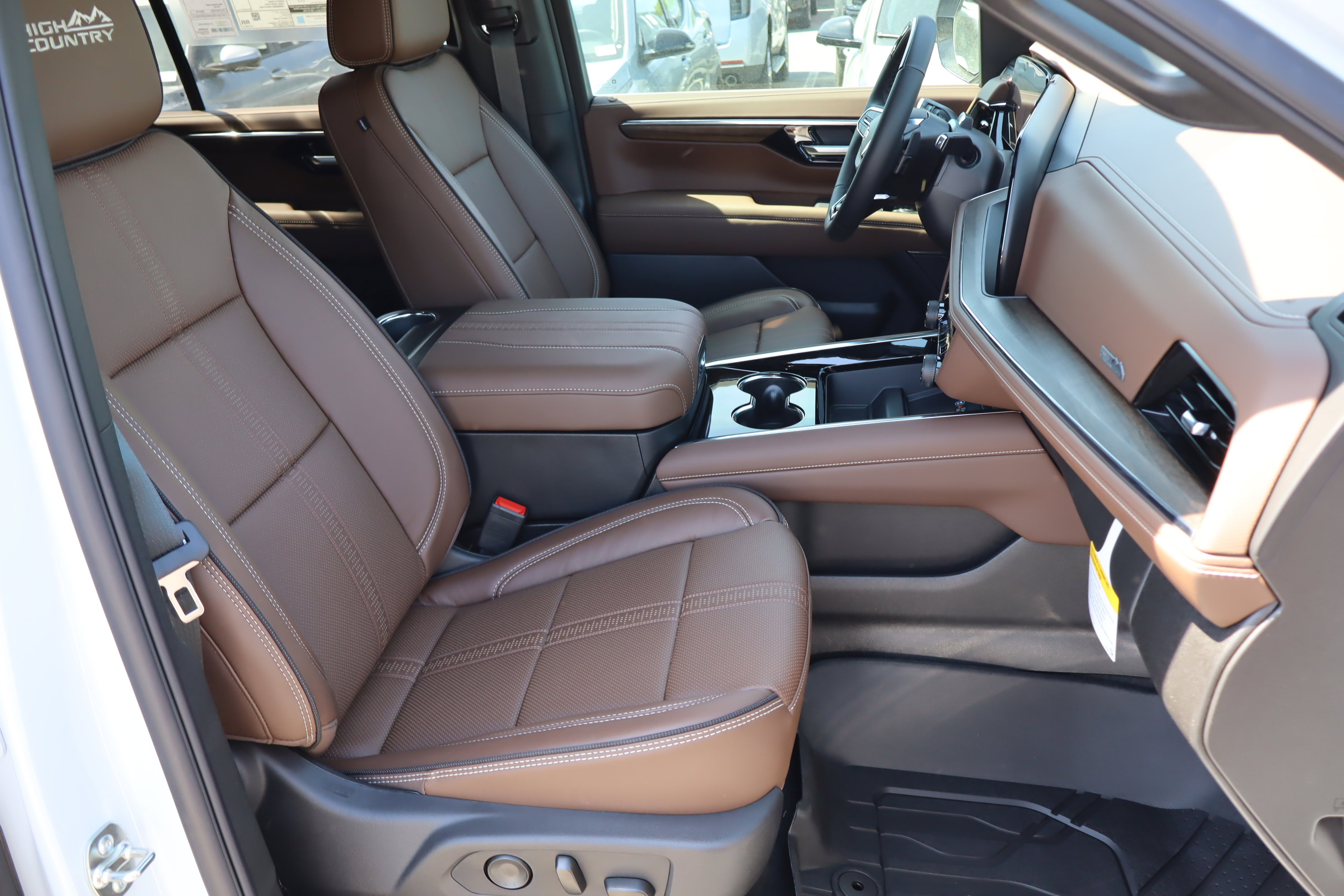 Used 2026 Chevrolet Tahoe High Country AWD/4WD image 31