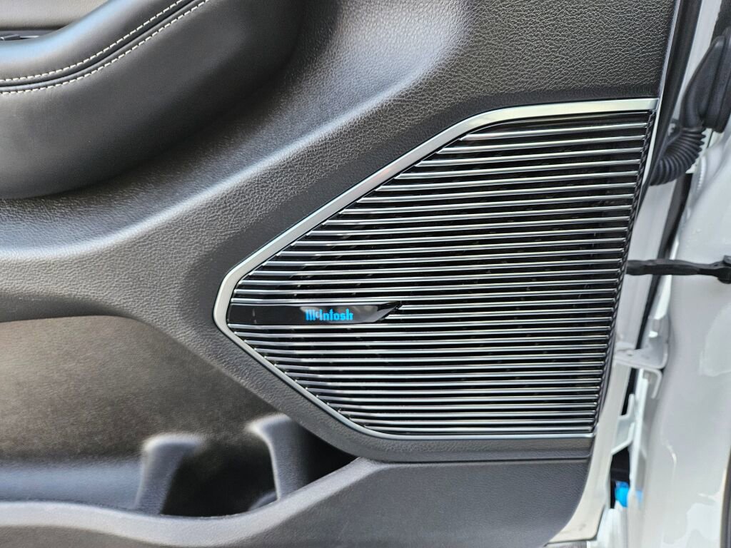 Used 2023 Jeep Grand Cherokee Overland w/ Luxury Tech Group IV image 22