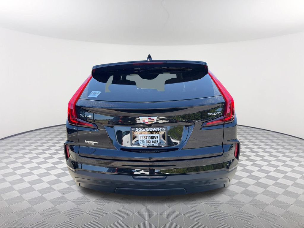 Used 2024 Cadillac XT4 Luxury w/ Cold Weather Package FWD image 6