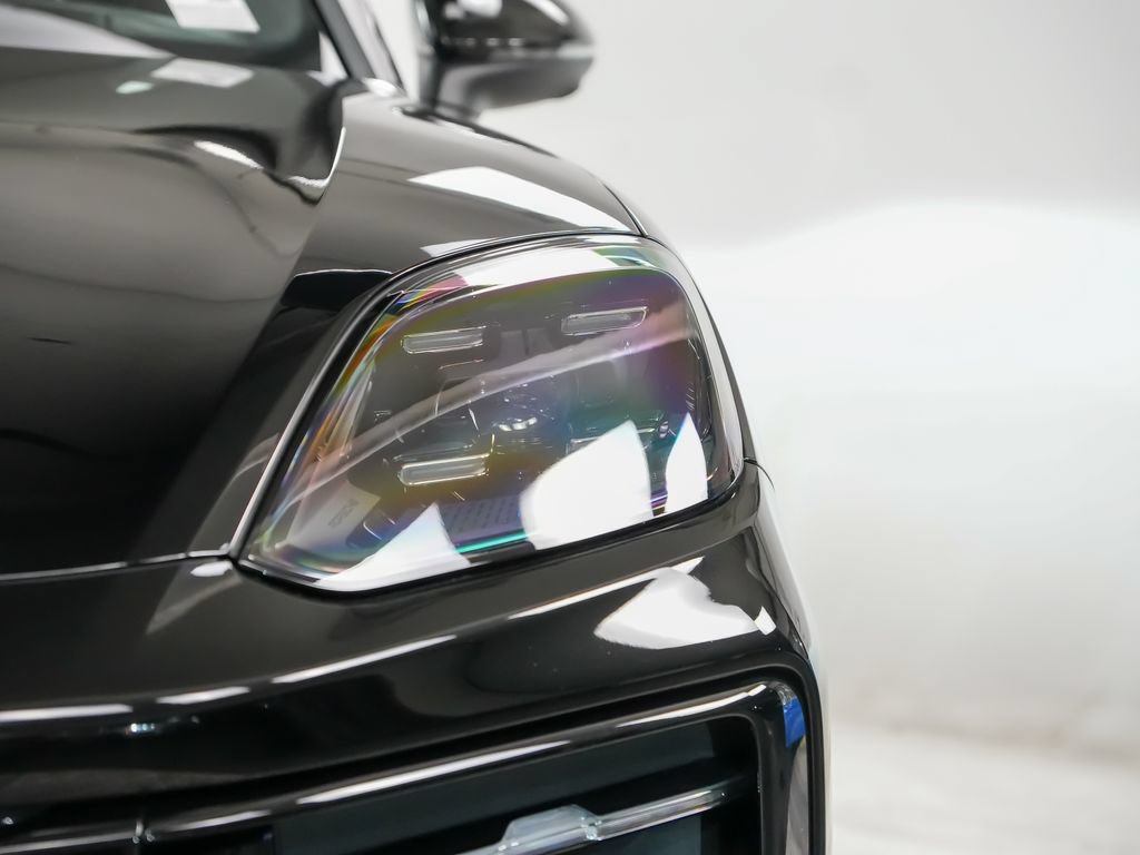 Certified 2024 Porsche Cayenne AWD/4WD image 7