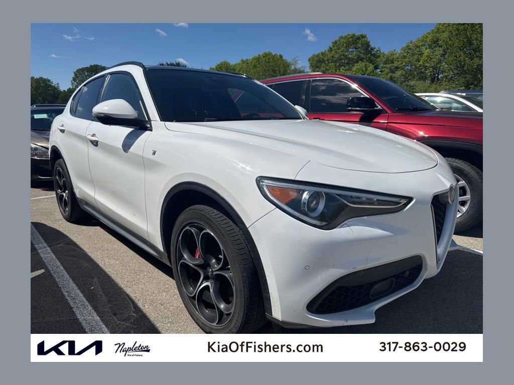 Used 2023 Alfa Romeo Stelvio Ti AWD/4WD image 1