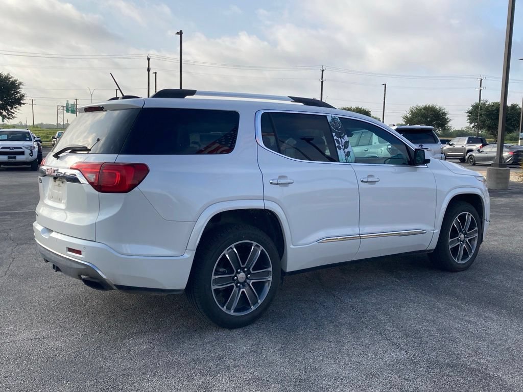 Used 2018 GMC Acadia Denali w/ Technology Package FWD image 5