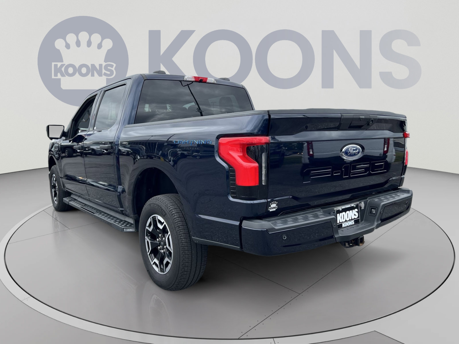 Used 2023 Ford F150 Lightning XLT AWD/4WD image 4