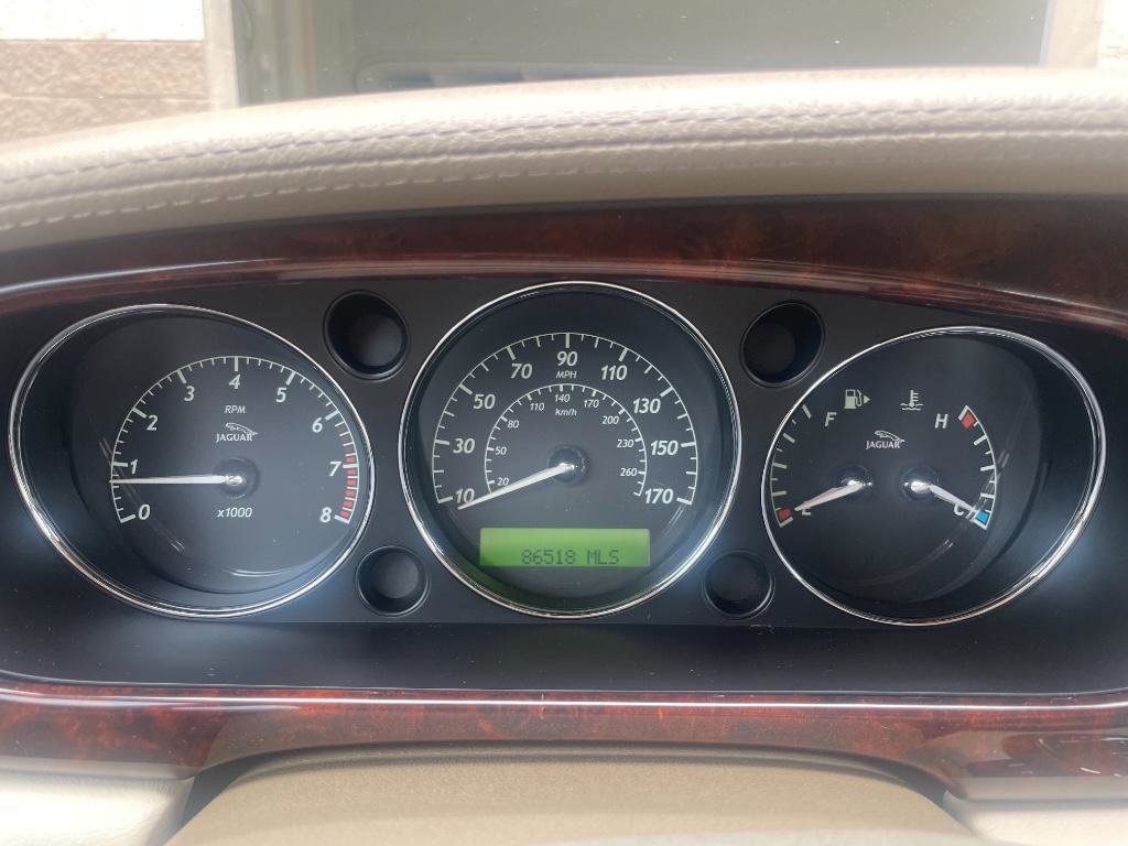 Used 2004 Jaguar XJ8 XJ8 Vanden Plas image 23