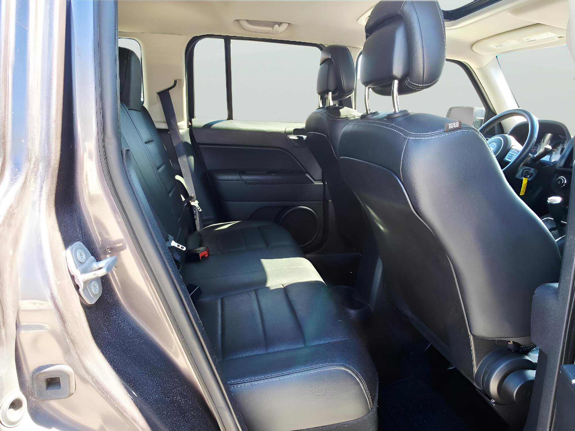 Used 2015 Jeep Patriot High Altitude AWD/4WD image 11