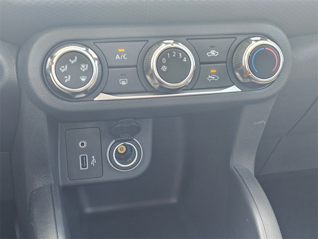 New 2025 Nissan Kicks Play S image 15