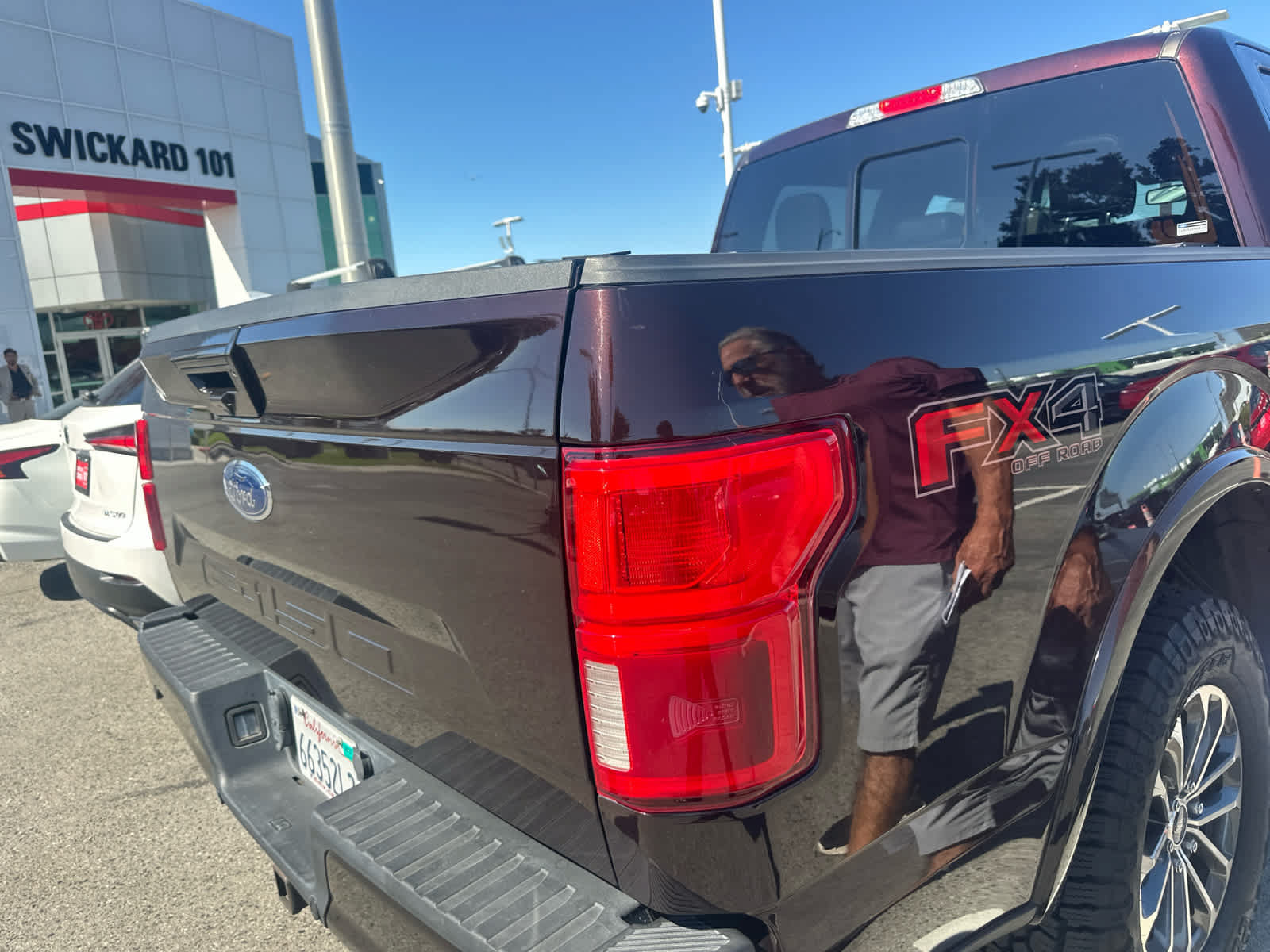 Used 2018 Ford F150 Lariat w/ Equipment Group 502A Luxury AWD/4WD image 11