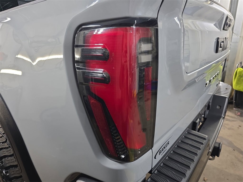 Used 2024 GMC Sierra 2500 AT4X image 37
