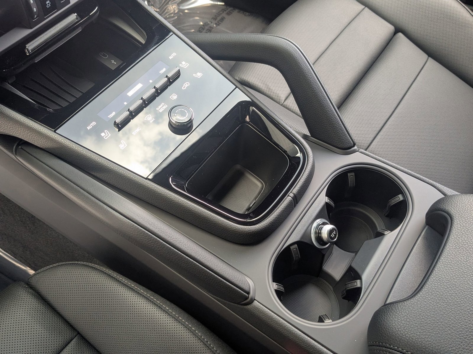 New 2026 Porsche Cayenne image 21