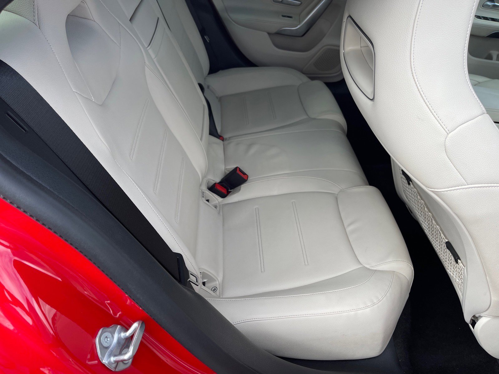 Used 2020 Mercedes-Benz CLA 250 4MATIC w/ Premium Package image 18