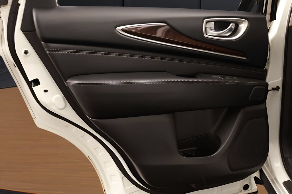 Used 2016 INFINITI QX60 Luxe w/ Deluxe Technology Package AWD/4WD image 32