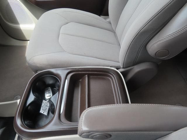 Used 2021 Chrysler Pacifica Touring AWD/4WD image 36
