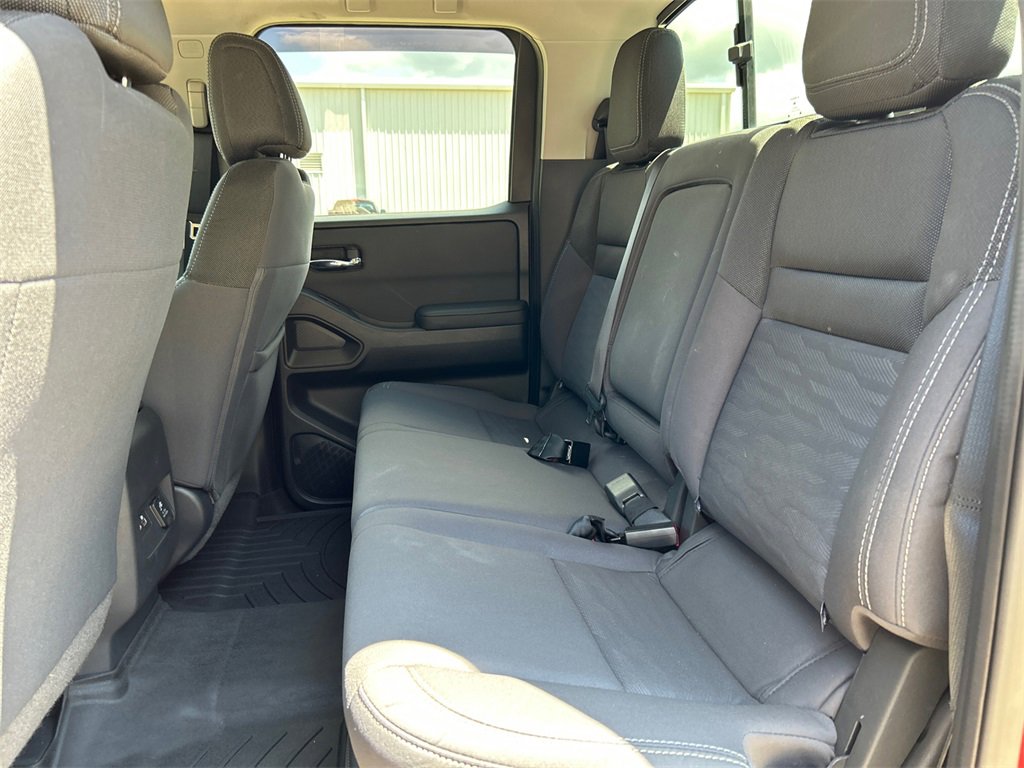 Used 2024 Nissan Frontier SV w/ SV Convenience Package image 17