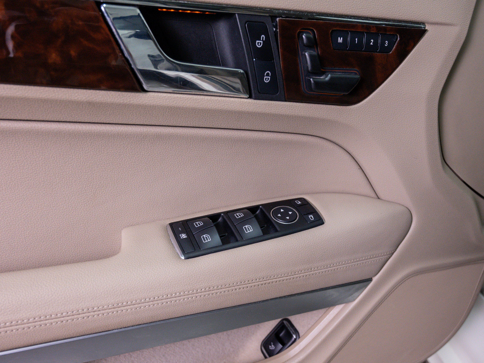 Used 2011 Mercedes-Benz E 350 Cabriolet image 17