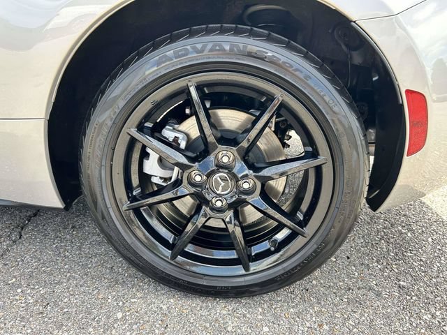 Used 2023 MAZDA MX-5 Miata Sport RWD image 11
