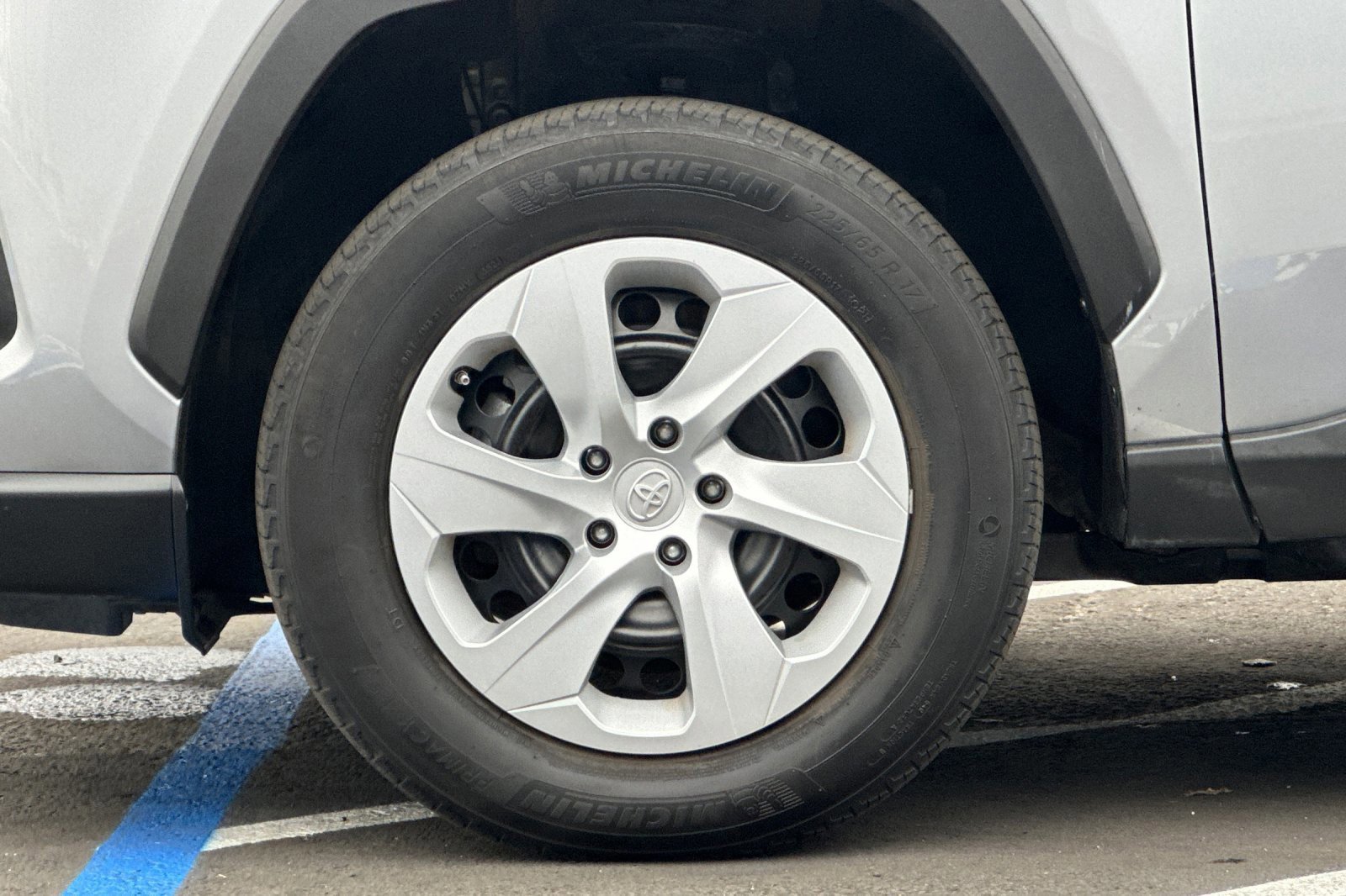 Used 2024 Toyota RAV4 LE image 25