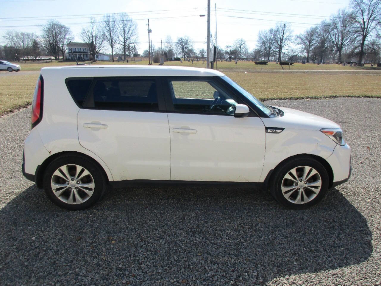 Used 2015 Kia Soul + image 4