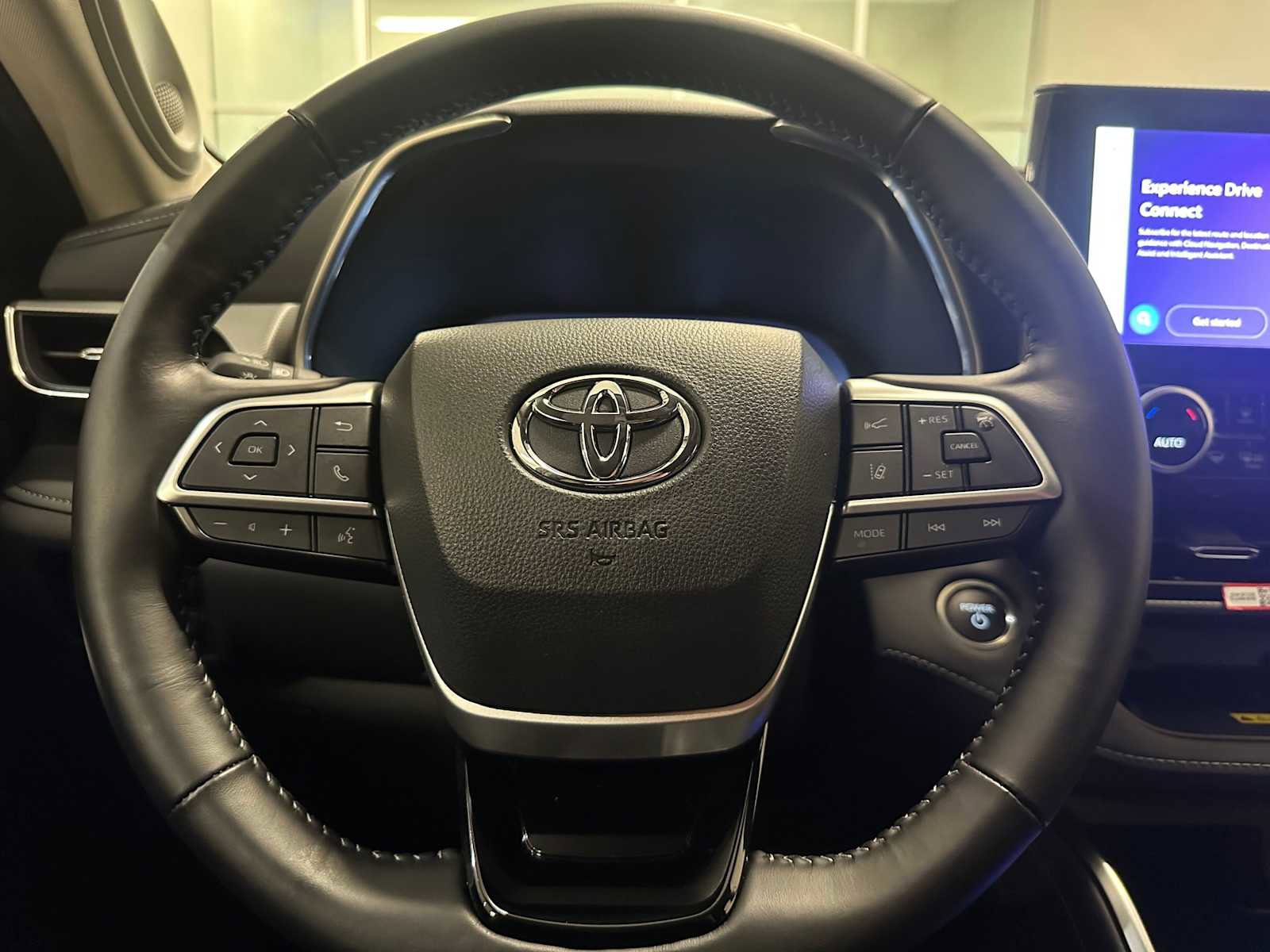 Certified 2025 Toyota Highlander Platinum image 11