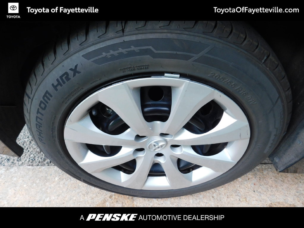 Used 2025 Toyota Corolla LE FWD image 7