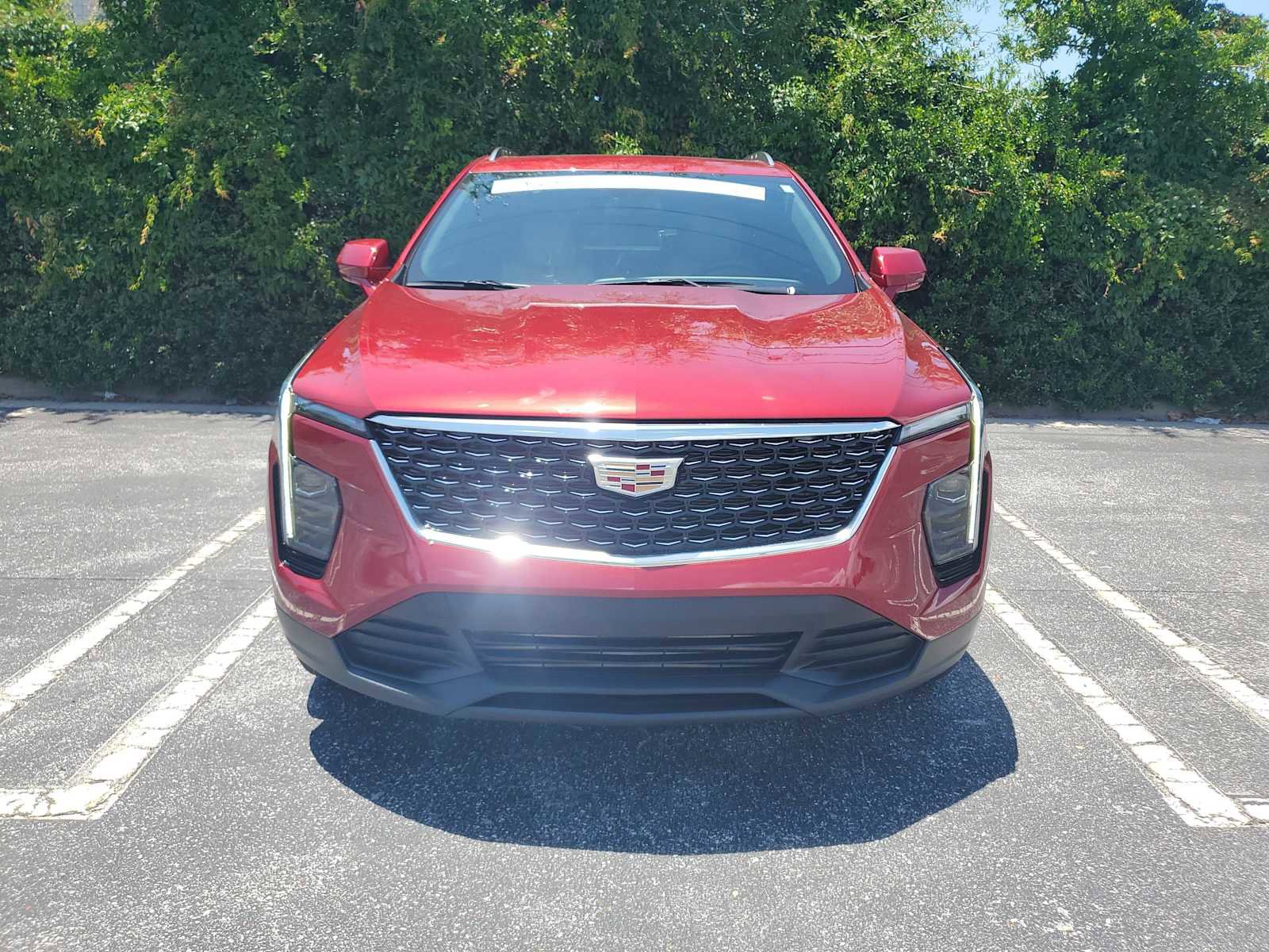 Used 2024 Cadillac XT4 Luxury w/ Cold Weather Package FWD image 8