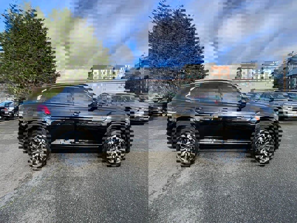 Used 2022 Volkswagen Atlas Cross Sport SEL Premium R-Line image 9