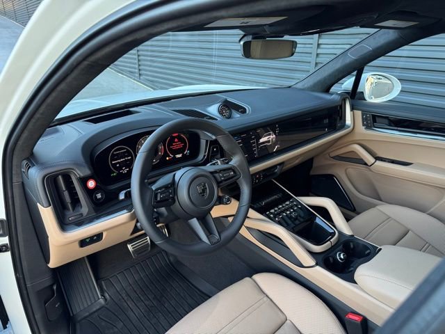 New 2026 Porsche Cayenne Turbo AWD/4WD image 4