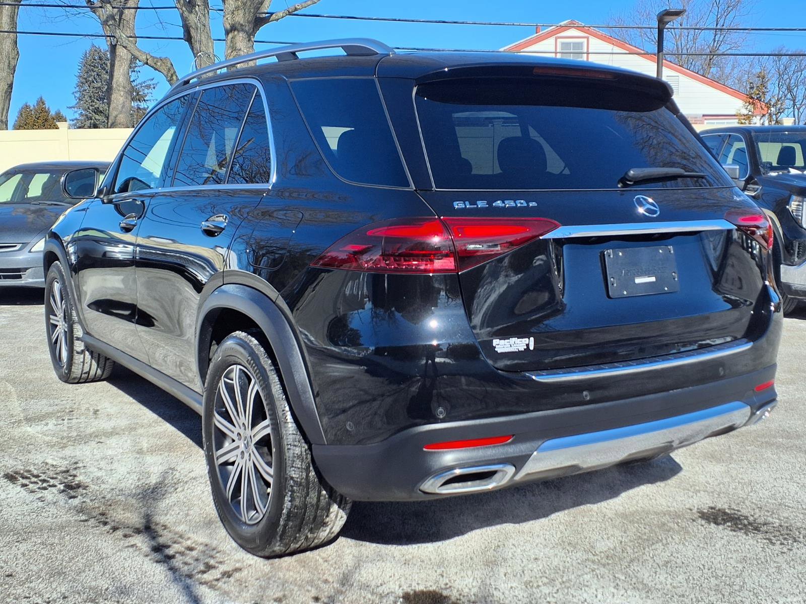 Used 2025 Mercedes-Benz GLE 450e BASE 4MATIC image 6