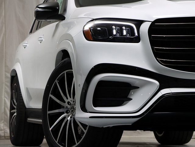 New 2026 Mercedes-Benz GLS 580 4MATIC image 4