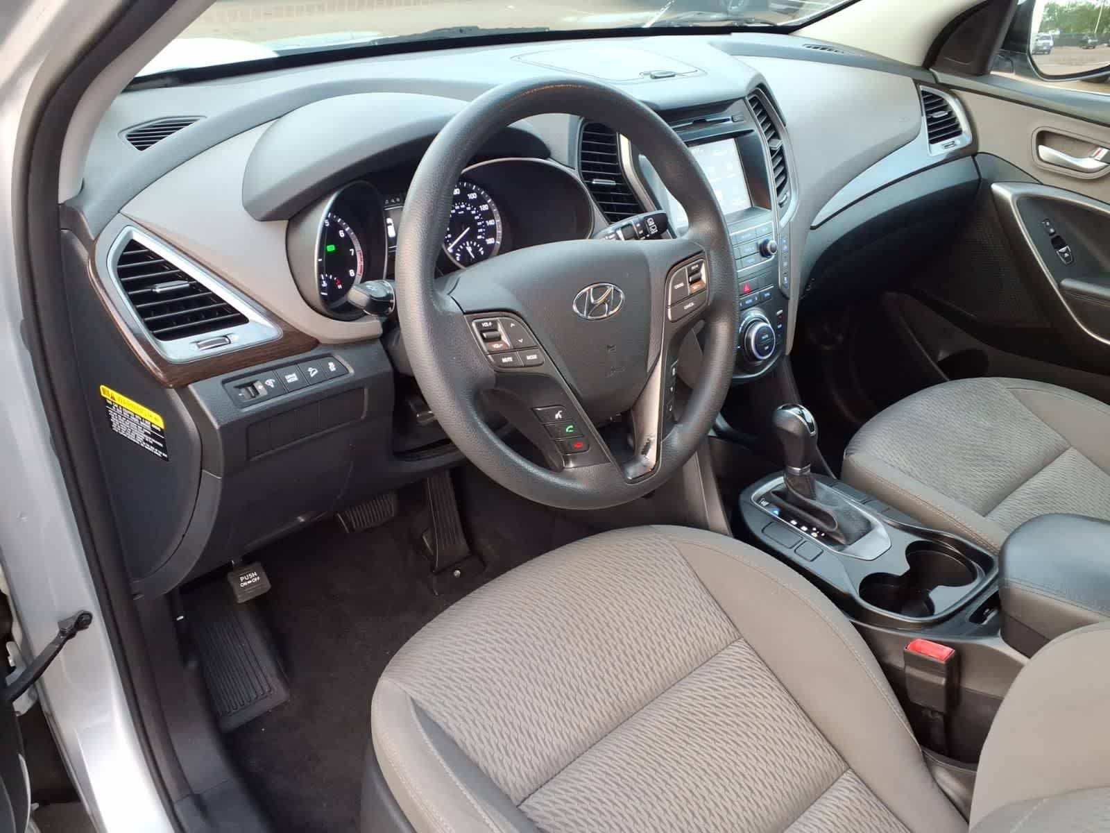 Used 2018 Hyundai Santa Fe SE FWD image 15