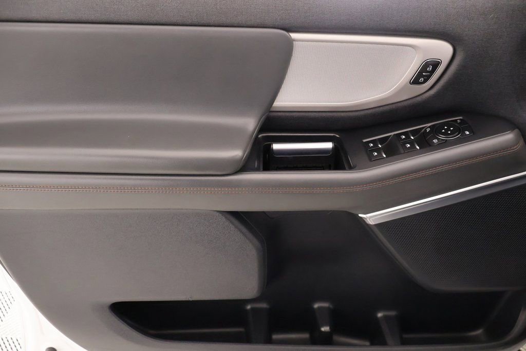 Used 2025 Ford Expedition Active image 17