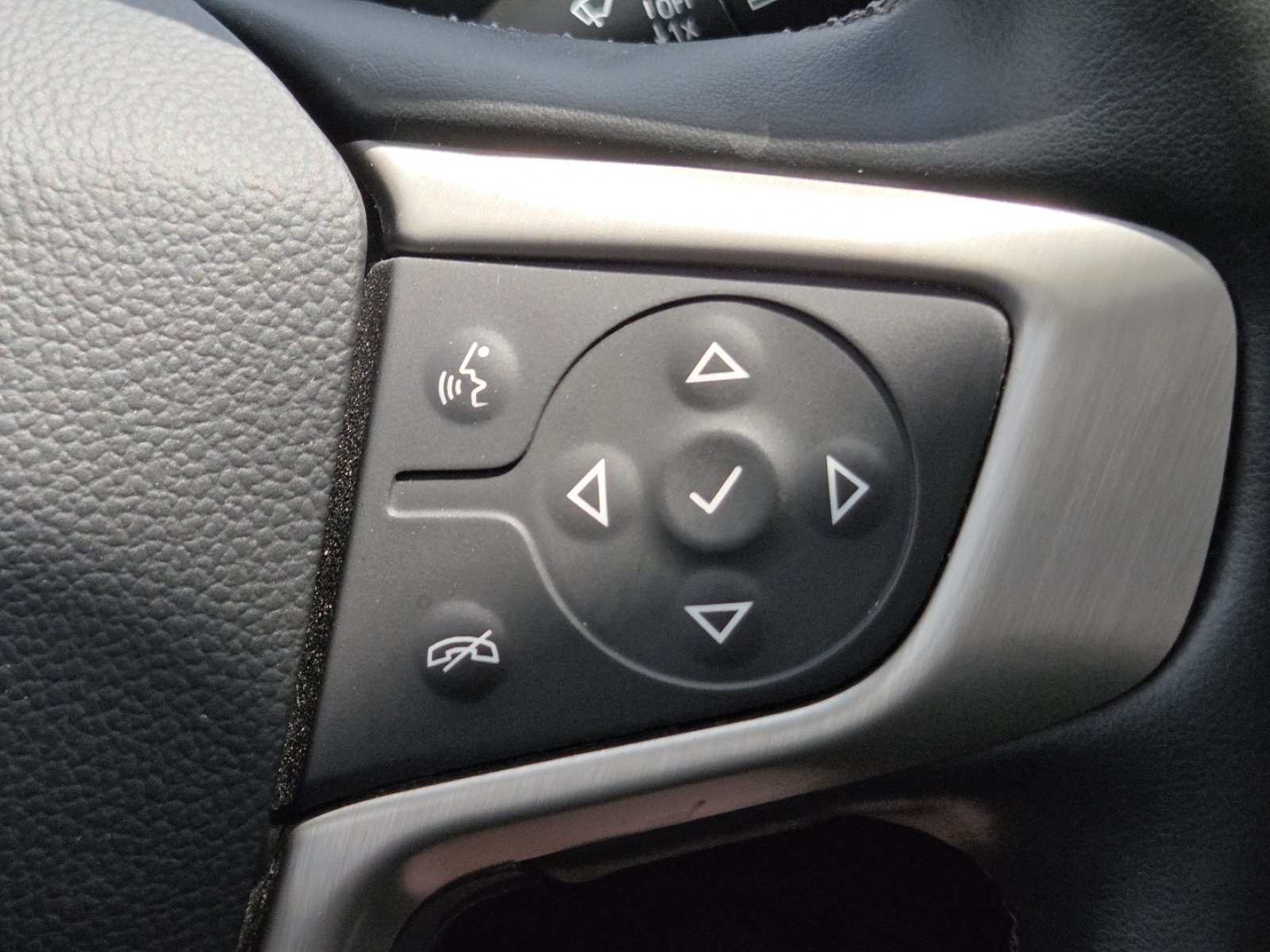 Used 2023 GMC Acadia Denali w/ Denali Technology Package FWD image 12