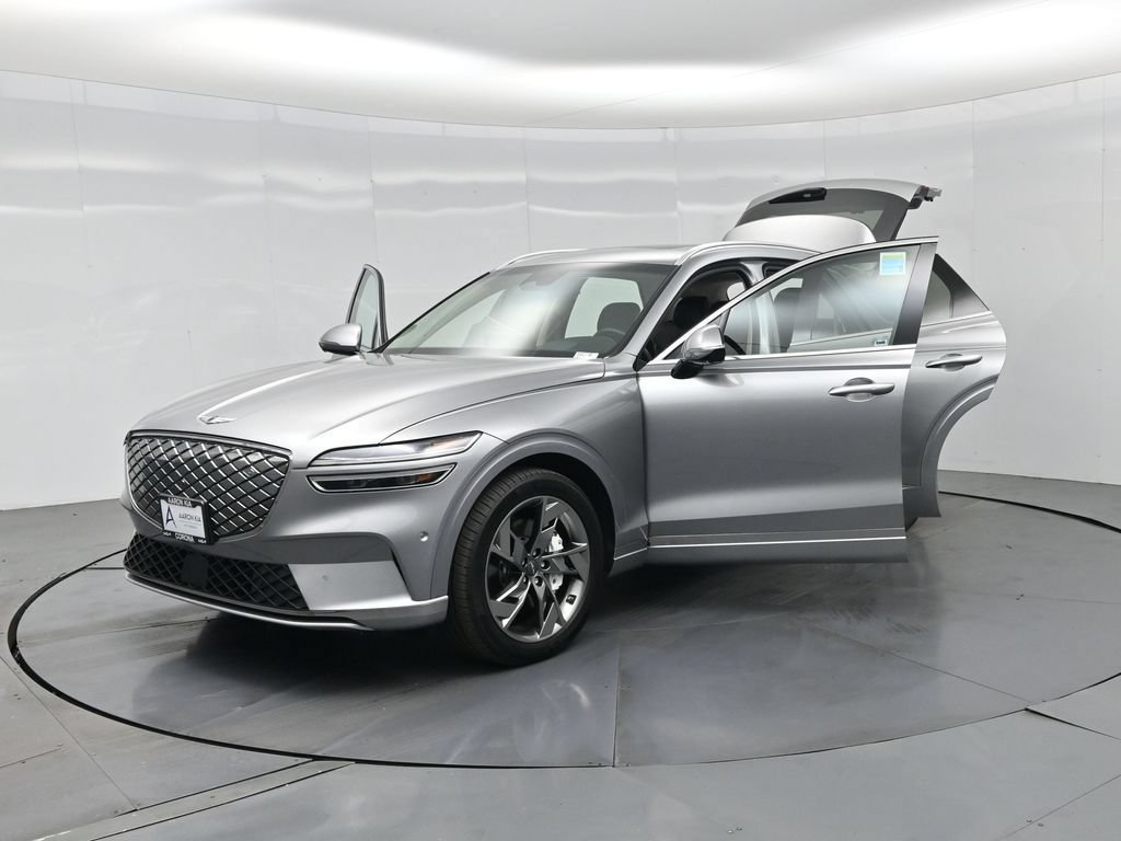 Used 2025 Genesis Electrified GV70 w/ Prestige Package AWD/4WD image 36