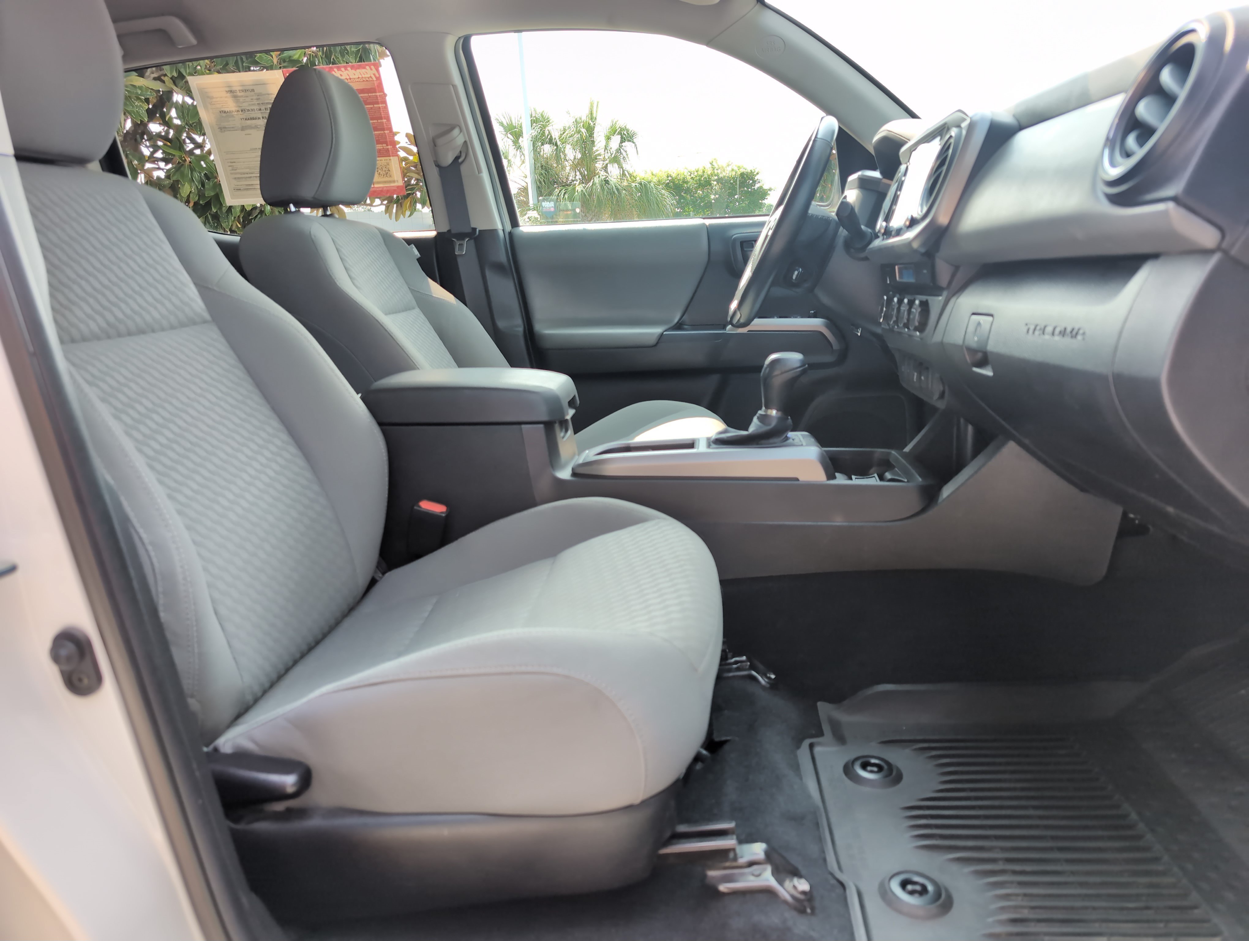 Used 2023 Toyota Tacoma SR5 AWD/4WD image 32