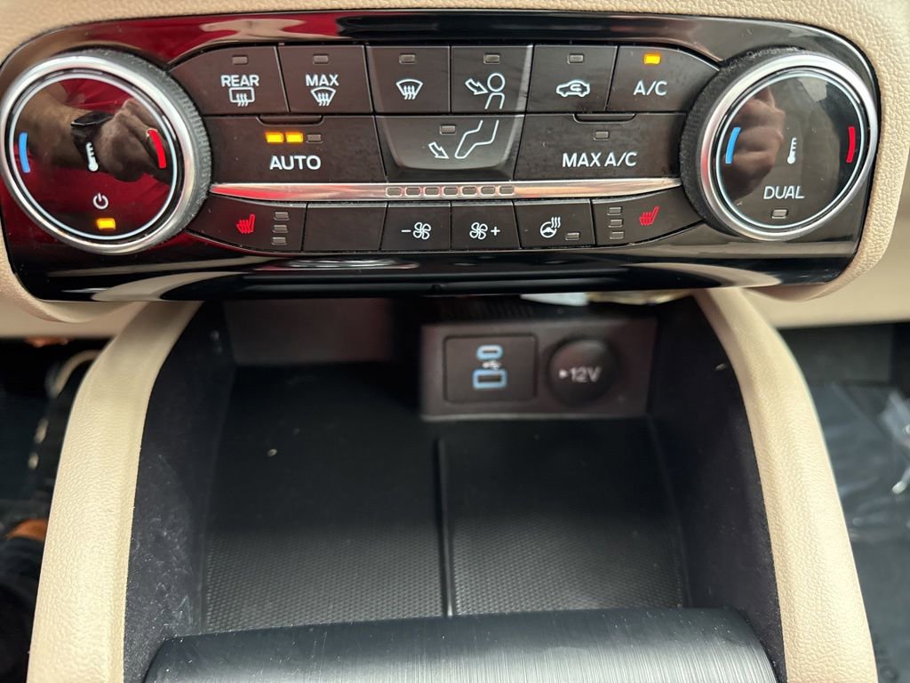 Certified 2022 Ford Escape SEL image 29