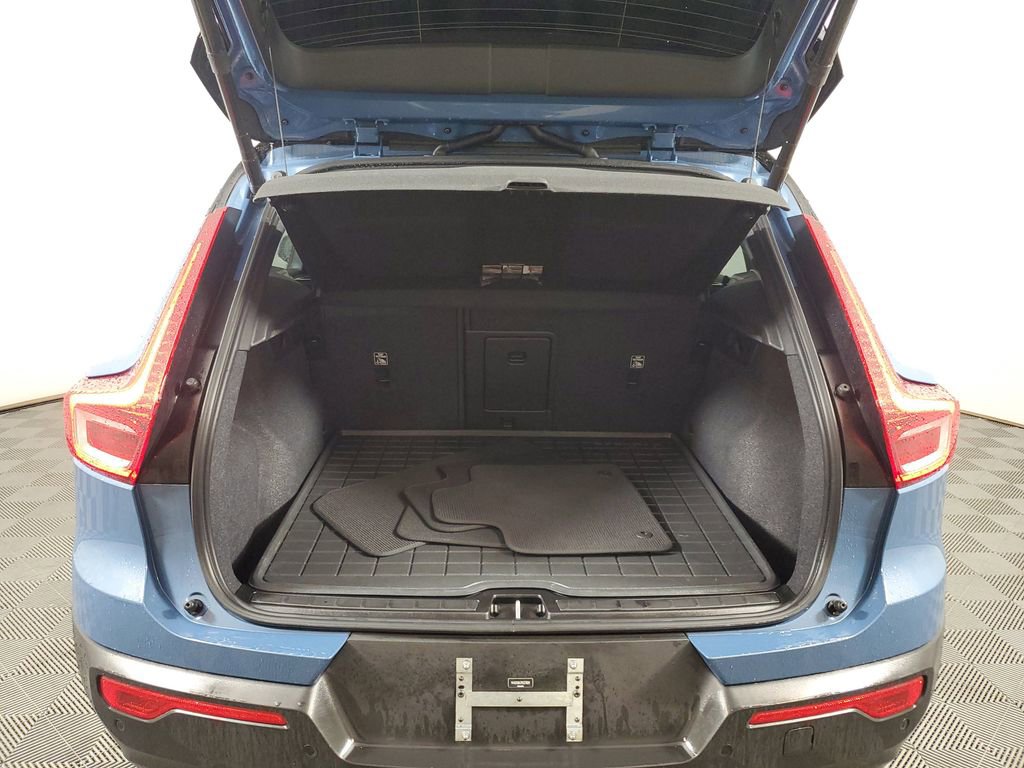 Certified 2024 Volvo XC40 Recharge Core w/ Protection Package Premier image 11