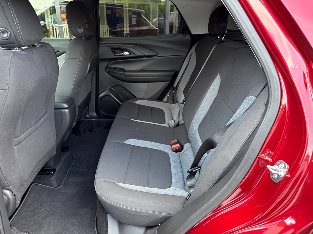 Used 2025 Chevrolet TrailBlazer LT w/ LPO, Blackout Package FWD image 22