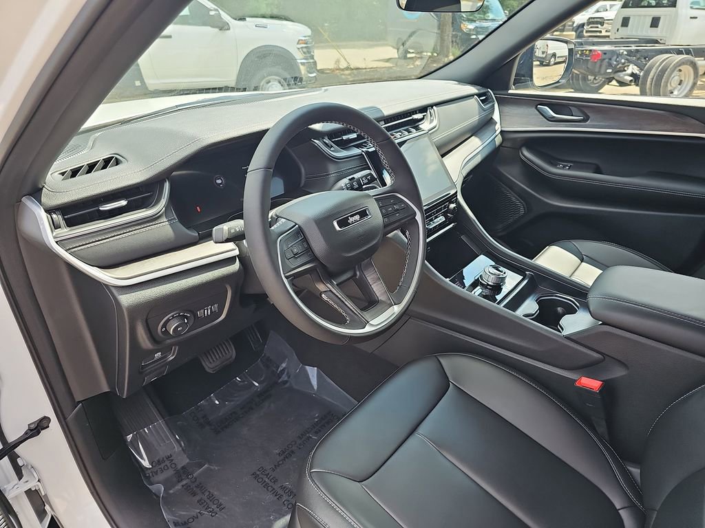 New 2025 Jeep Grand Cherokee Limited image 16