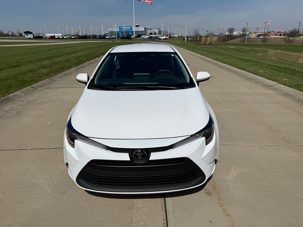 Used 2025 Toyota Corolla LE image 11