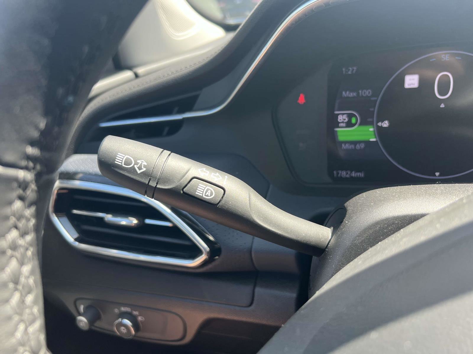 Certified 2022 Chevrolet Bolt EUV Premier w/ Sun & Sound Package image 32