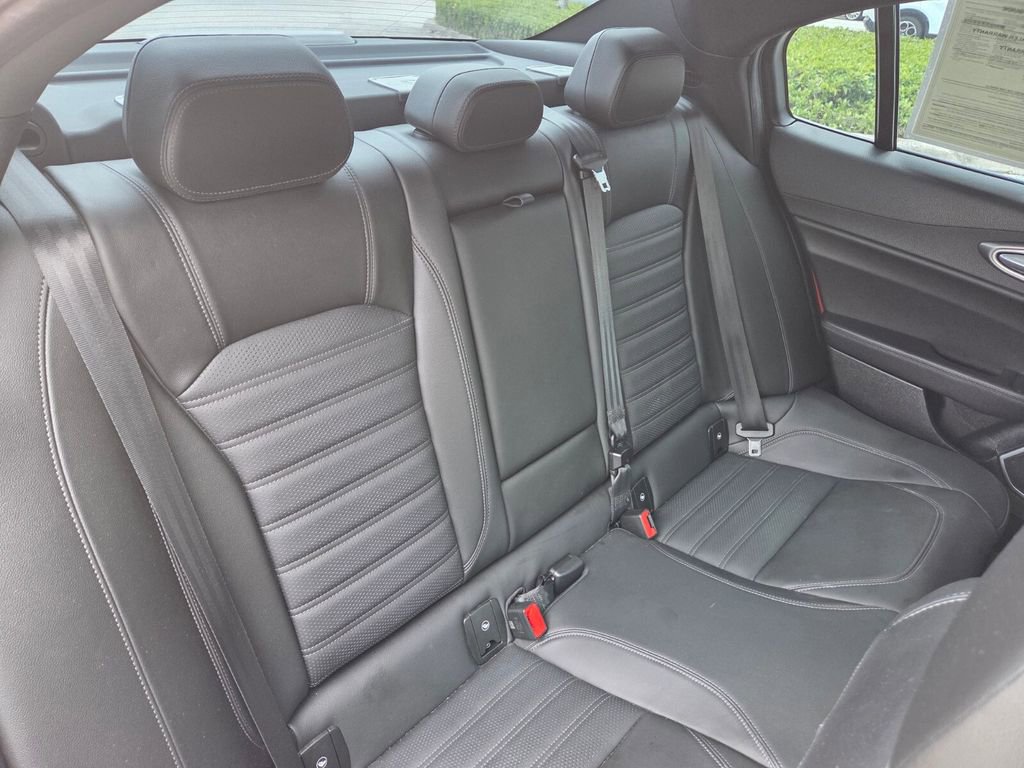 Used 2023 Alfa Romeo Giulia Veloce image 19