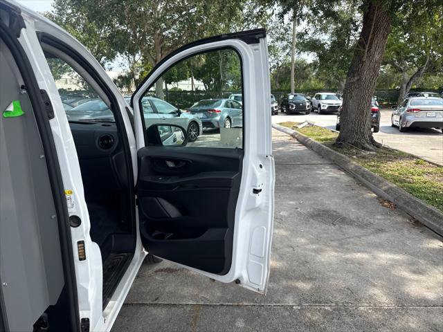 Used 2021 Mercedes-Benz Metris image 17