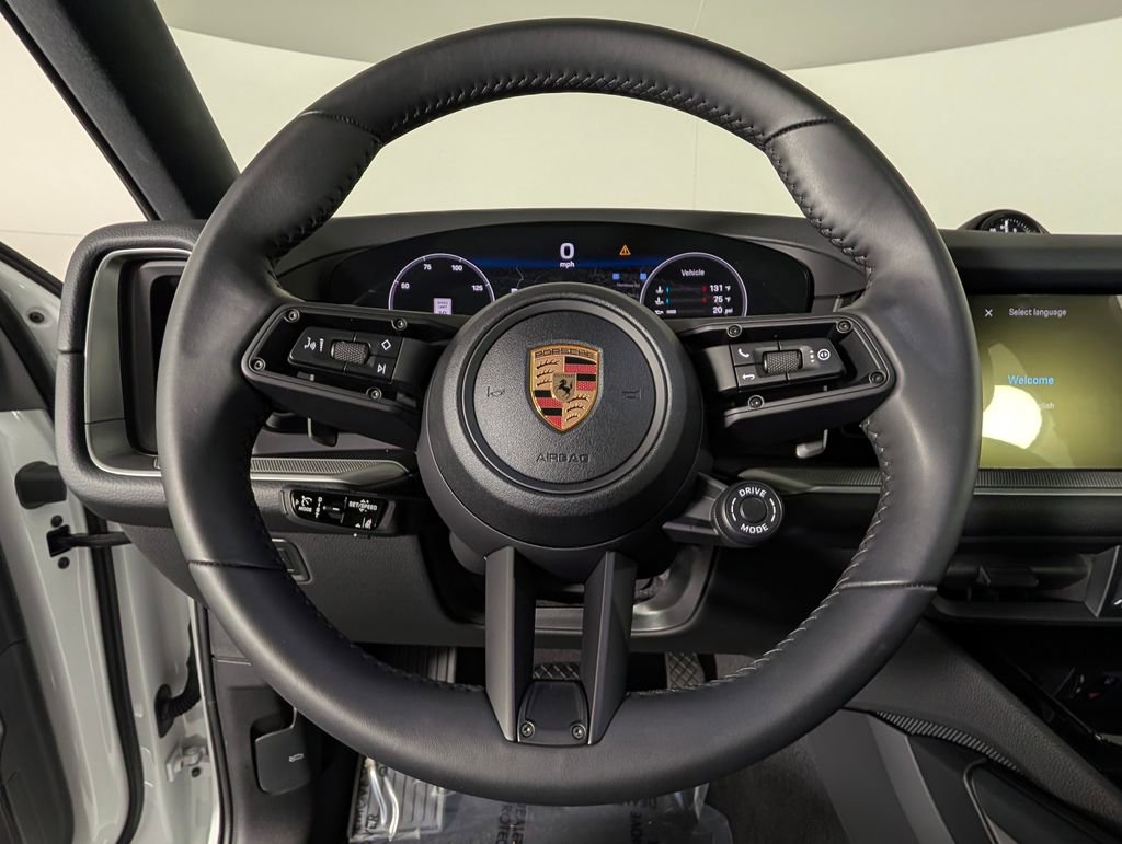 Certified 2025 Porsche Cayenne Coupe image 37
