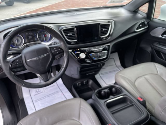 Used 2018 Chrysler Pacifica Touring Plus w/ S Appearance Package FWD image 18
