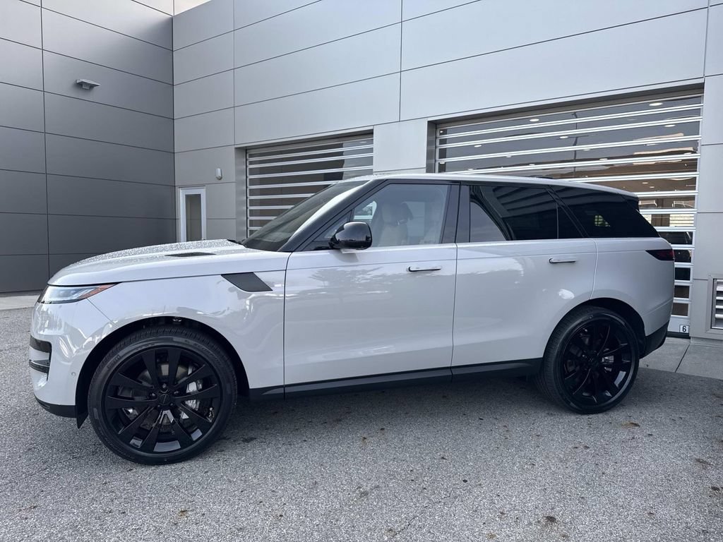 New 2026 Land Rover Range Rover Sport SE AWD/4WD image 3