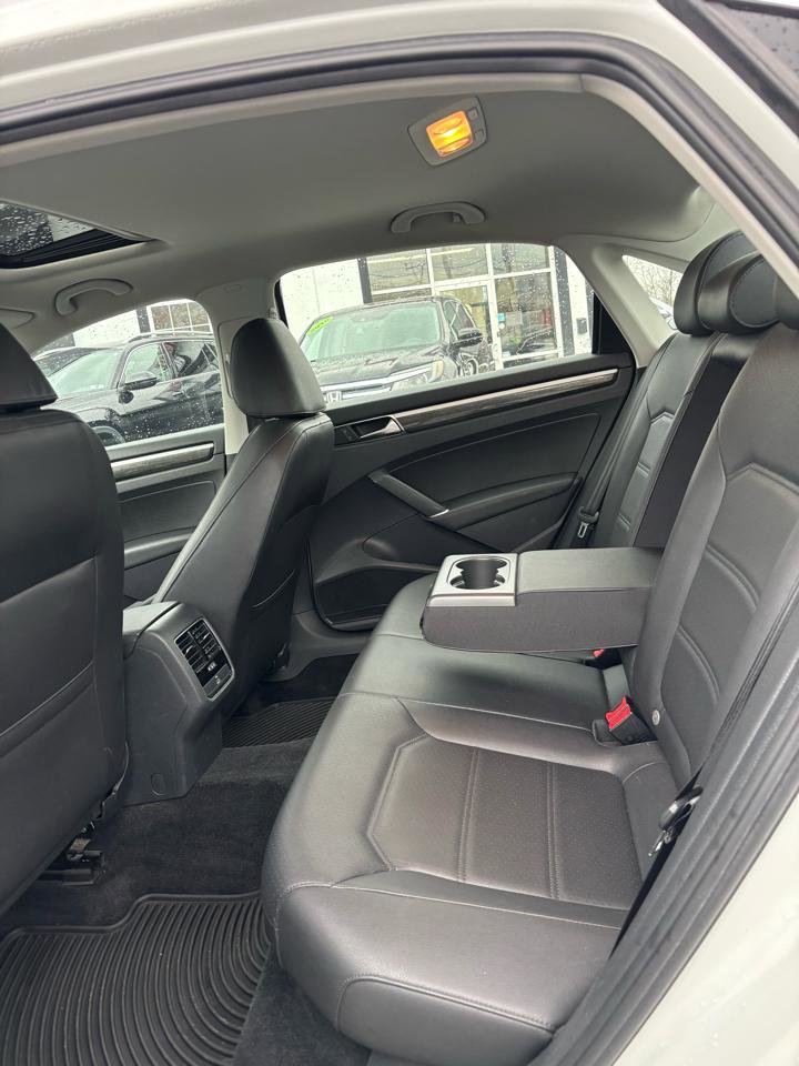 Used 2017 Volkswagen Passat 1.8T SE image 14