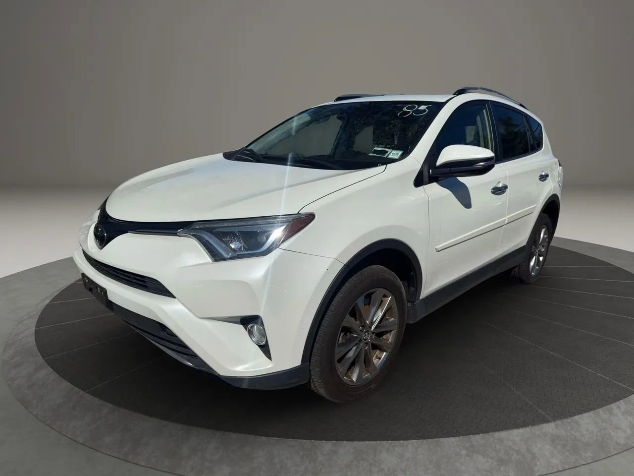 Used 2018 Toyota RAV4 Limited image 1