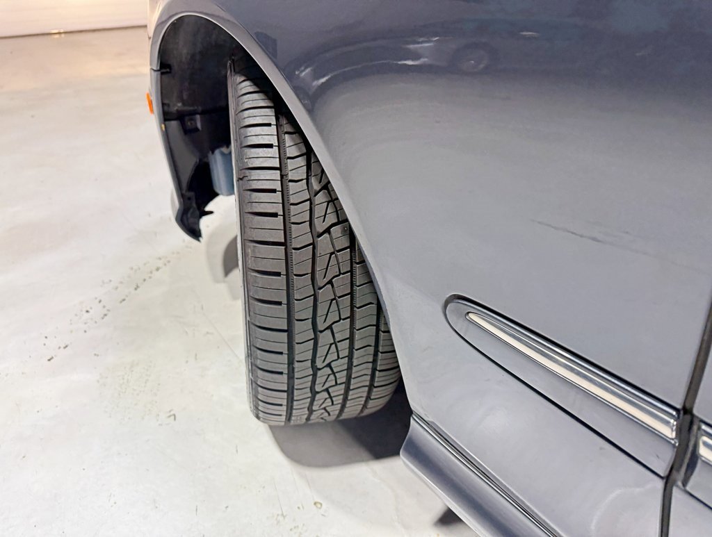 Used 2009 Mercedes-Benz CLK 350 Coupe image 3