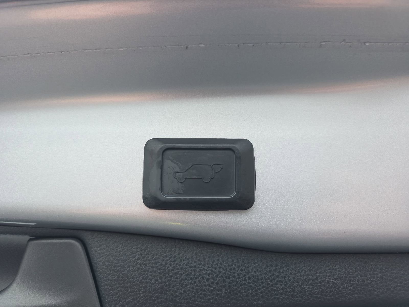 Used 2019 Toyota RAV4 XLE Premium image 13