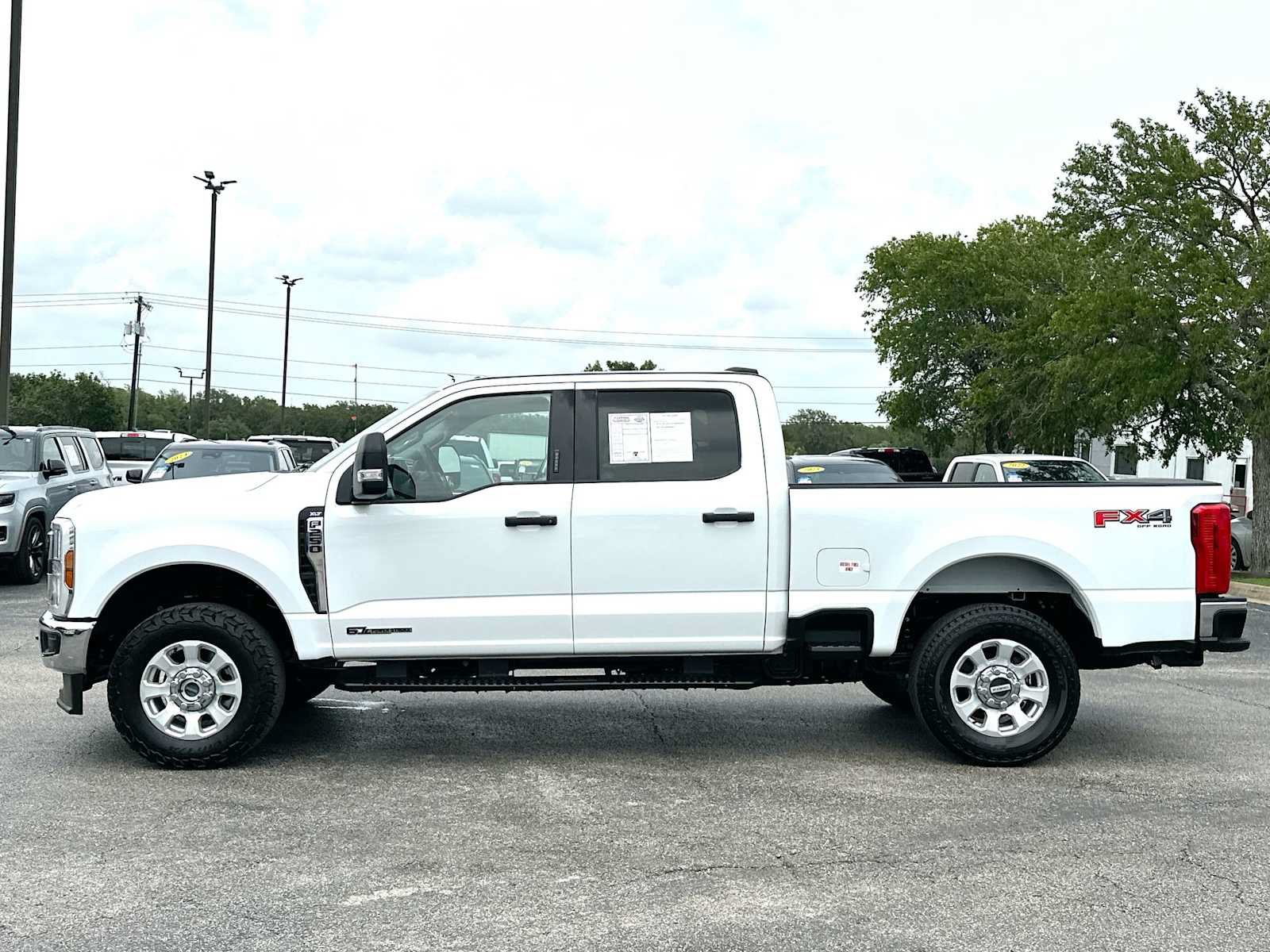 Used 2024 Ford F250 XLT w/ FX4 Off-Road Package AWD/4WD image 12