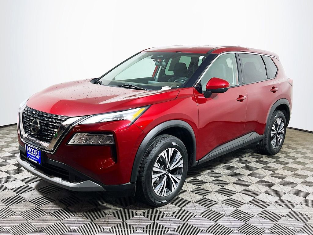 Used 2021 Nissan Rogue SV image 3